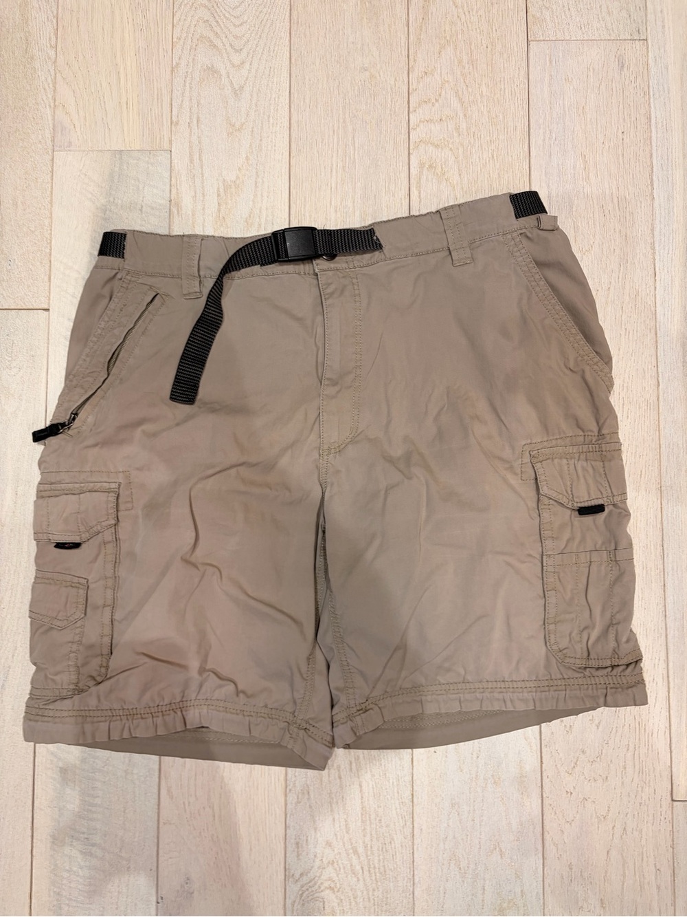 Men's Baggy Fit Khaki Cargo Shorts with Built-In Belt to adjust waist size
